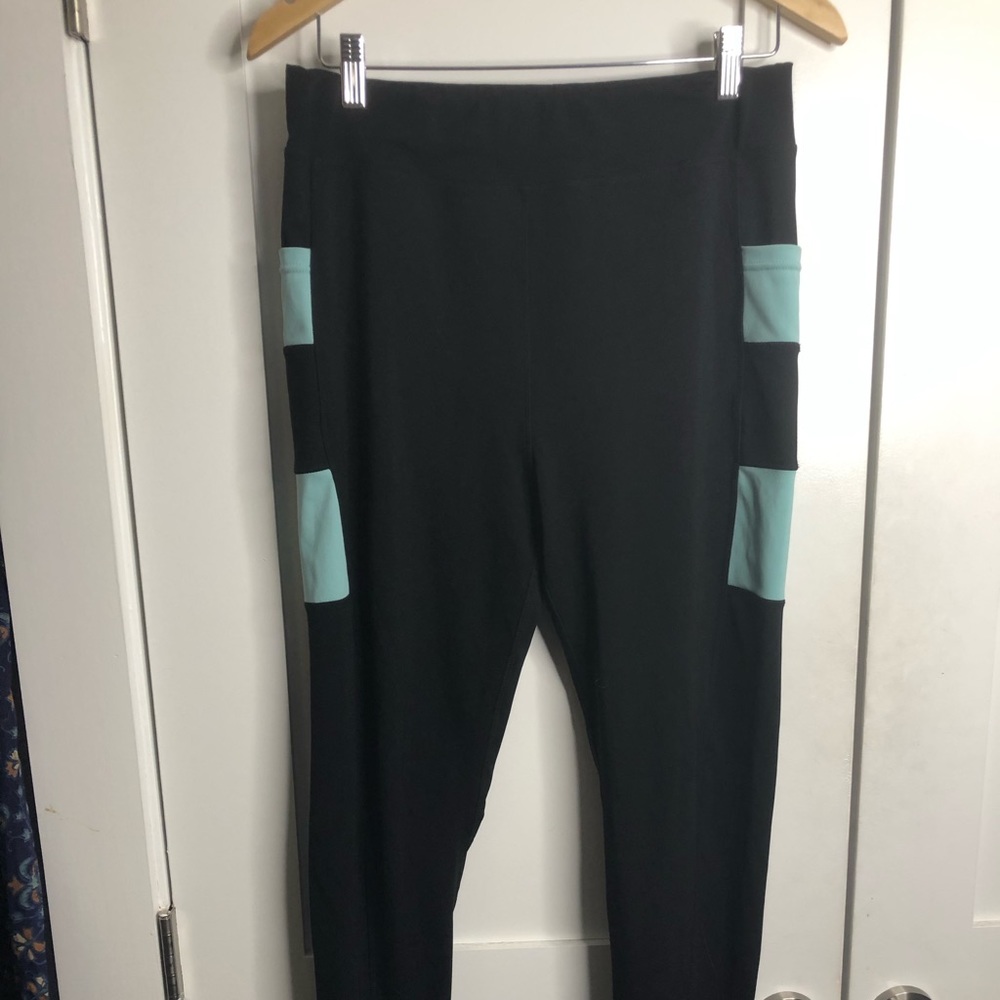 Pop fit turquoise and black leggings w pockets
